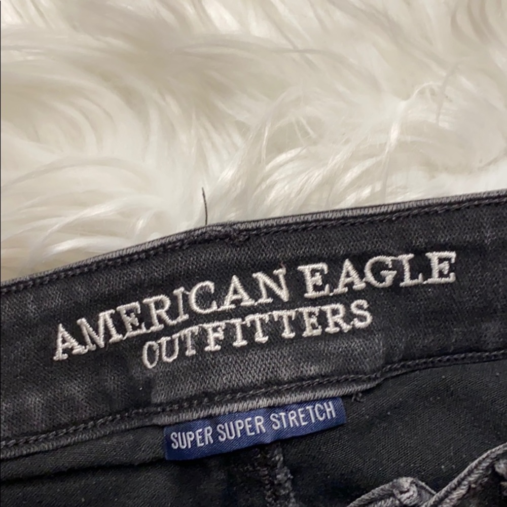 AEO Black Jegging Crop Jeans with Holes, Size 6 - Picture 4 of 7